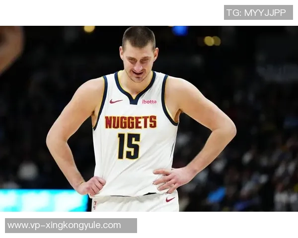 约基奇单节狂揽15分9板6助成自1996-97赛季以来首位球员